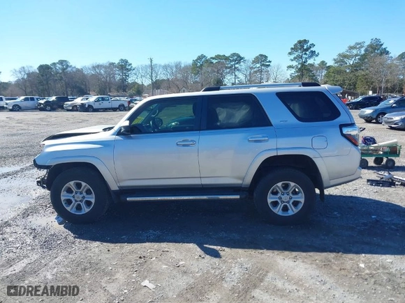 2020 Toyota 4Runner SR5 with VIN JTEBU5JR5L5762122, listed as a IAAI auction lot 41641641 with 85,653 mi miles. Bid and sale history available at carsss.com. Image 15.