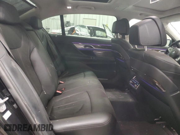 2021 BMW 7 Series 740i with VIN WBA7T2C09MCF07657, listed as a Copart auction lot 44993824 with 47,837 mi miles and Non repairable. Bid and sale history available at DreamBid. Image 10.