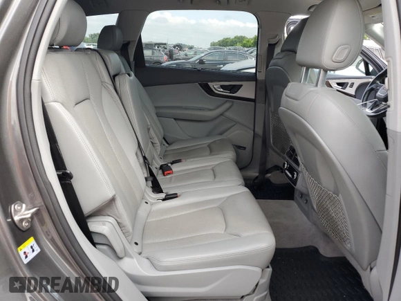 2019 Audi Q7 Premium Plus z VIN WA1LHAF79KD037702, wystawiony jako Copart lot #59628035 z przebiegiem Nie podano mil oraz Szkoda całkowita • Salvage title. Historia ofert i sprzedaży dostępna na DreamBid. Obrazek 11.