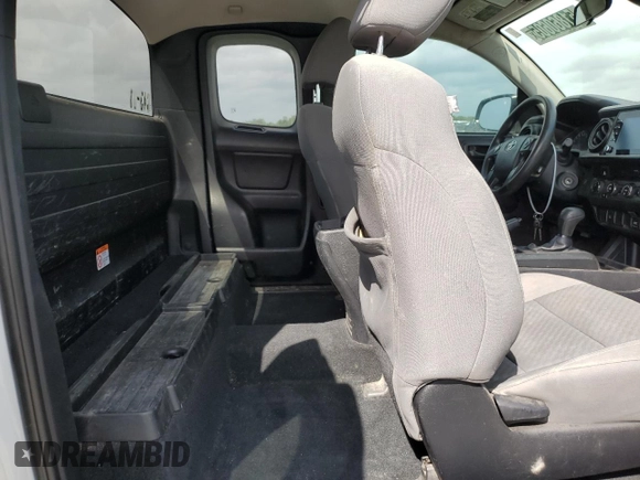 2020 Toyota Tacoma SR z VIN 5TFSX5EN4LX071140, wystawiony jako Copart lot #51860605 z przebiegiem 42 294 mil mil oraz Czysty tytuł • Clean title. Historia ofert i sprzedaży dostępna na DreamBid. Obrazek 10.