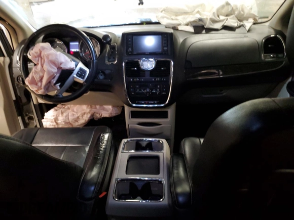 2015 Chrysler Town & Country Touring with VIN 2C4RC1BG4FR673211, listed as a Copart auction lot 51373025 with 142,501 mi miles and Clean Title. Bid and sale history available at carsss.com. Image 8.
