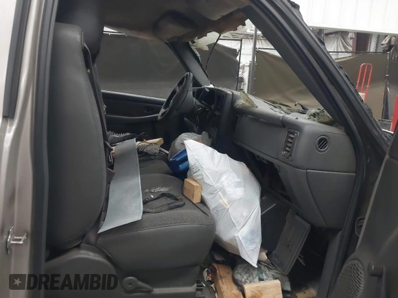 2005 Chevrolet Silverado 1500 with VIN 1GCEC14X85Z355561, listed as a IAAI auction lot 41903027 with Not Provided miles and . Bid and sale history available at DreamBid. Image 5.