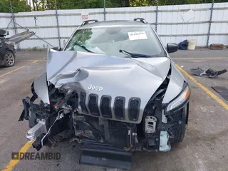 2015 Jeep Cherokee Sport с VIN 1C4PJLABXFW637626, выставлен на аукционе IAAI как лот 42448470 с пробегом 177 567 миль миль и . История ставок и продаж доступна на DreamBid. Изображение 12.