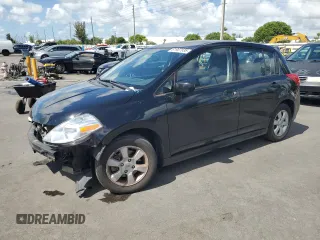 2011 Nissan Versa S с VIN 3N1BC1CP1BL369943, выставлен на аукционе Copart как лот 61907935 с пробегом 141 399 миль миль и Списание • Salvage title. История ставок и продаж доступна на DreamBid. Изображение 1.