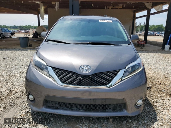 2016 Toyota Sienna SE z VIN 5TDXK3DC4GS720388, wystawiony jako Copart lot #60211685 z przebiegiem 191 729 mil mil oraz Szkoda całkowita • Salvage title. Historia ofert i sprzedaży dostępna na DreamBid. Obrazek 5.