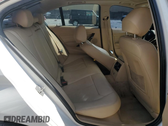 2013 BMW 3 Series 328i xDrive z VIN WBA3B5C57DF597059, wystawiony jako Copart lot #52441895 z przebiegiem 154 003 mil mil oraz Szkoda całkowita • Salvage title. Historia ofert i sprzedaży dostępna na DreamBid. Obrazek 10.
