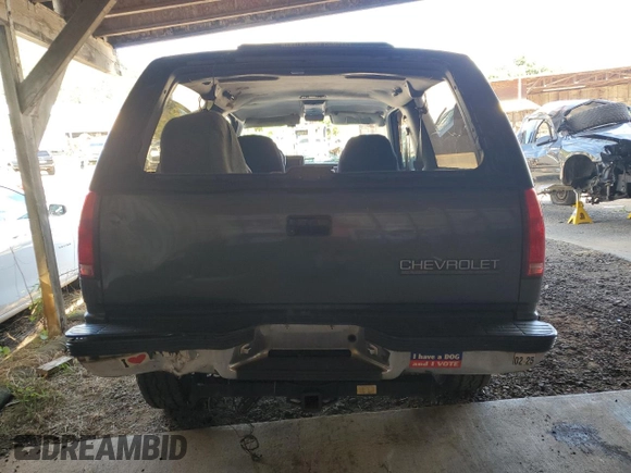 1993 Chevrolet Blazer z VIN 1GNEK18K8PJ350614, wystawiony jako Copart lot #84088954 z przebiegiem 247 946 mil mil oraz Szkoda całkowita • Salvage title. Historia ofert i sprzedaży dostępna na DreamBid. Obrazek 6.
