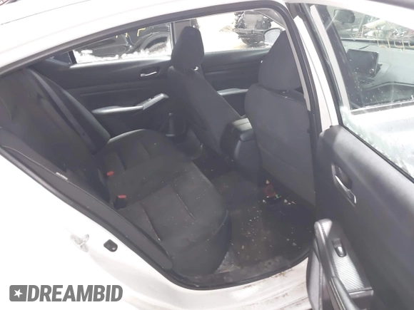 2019 Nissan Altima 2.5 S with VIN 1N4BL4BV1KC129923, listed as a IAAI auction lot 41894444 with 135,159 mi miles. Bid and sale history available at carsss.com. Image 8.