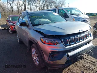 2022 Jeep Compass Latitude Lux with VIN 3C4NJDFB0NT171103, listed as a IAAI auction lot 41857327 with 17,940 mi miles and . Bid and sale history available at DreamBid. Image 1.