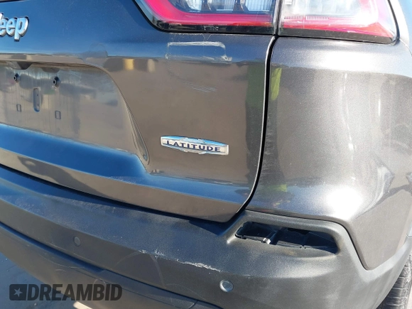 2019 Jeep Cherokee Latitude Plus z VIN 1C4PJLLX1KD241874, wystawiony jako IAAI lot #41313447 z przebiegiem 108 649 mil mil oraz . Historia ofert i sprzedaży dostępna na DreamBid. Obrazek 18.