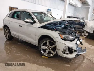 2022 Audi SQ5 Premium Plus with VIN WA1B4AFY5N2043366, listed as a IAAI auction lot 41528425 with 1 mi miles. Bid and sale history available at carsss.com. Image 1.