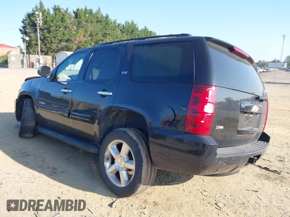 2007 Chevrolet Tahoe LTZ z VIN 1GNFK13037J325405, wystawiony jako IAAI lot #40521222 z przebiegiem 162 182 mil mil oraz . Historia ofert i sprzedaży dostępna na DreamBid. Obrazek 3.