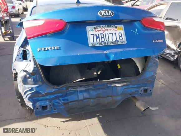 2015 Kia Forte EX with VIN KNAFX4A8XF5316886, listed as a IAAI auction lot 41919806 with 91,566 mi miles. Bid and sale history available at carsss.com. Image 6.