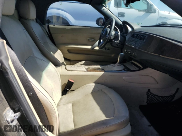 2006 BMW Z4 3.0i with VIN 4USBU335X6LW68038, listed as a Copart auction lot 70966403 with 130,833 mi miles and Clean Title. Bid and sale history available at carsss.com. Image 10.