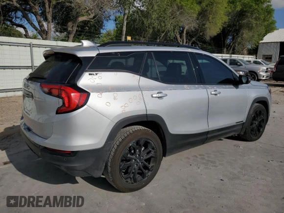 2021 GMC Terrain SLT z VIN 3GKALPEV3ML363558, wystawiony jako Copart lot #52632085 z przebiegiem 51 254 mil mil oraz Czysty tytuł • Clean title. Historia ofert i sprzedaży dostępna na DreamBid. Obrazek 3.