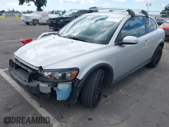 2010 Volvo C30 с VIN YV1672MK7A2174919, выставлен на аукционе IAAI как лот 42254387 с пробегом Не указан миль и . История ставок и продаж доступна на DreamBid. Изображение 18.