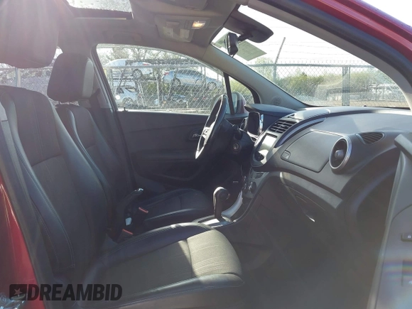 2015 Chevrolet Trax LT with VIN KL7CJLSB4FB110554, listed as a IAAI auction lot 42000016 with 125,959 mi miles. Bid and sale history available at carsss.com. Image 5.