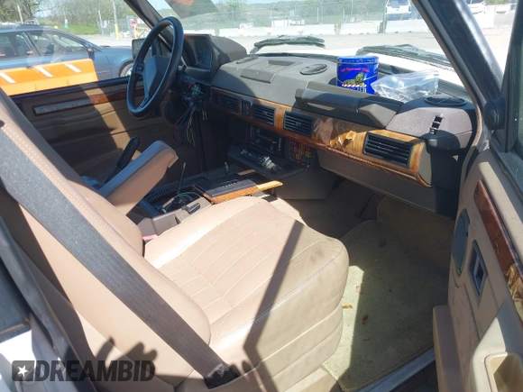 1993 Land Rover Range Rover with VIN SALHV1246PA627499, listed as a IAAI auction lot 42000297 with 155,126 mi miles and . Bid and sale history available at DreamBid. Image 5.
