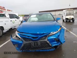2019 Toyota Camry LE z VIN 4T1B11HK1KU282870, wystawiony jako IAAI lot #41799625 z przebiegiem 63 977 mil mil oraz . Historia ofert i sprzedaży dostępna na DreamBid. Obrazek 12.