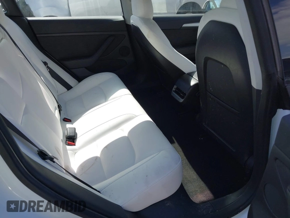 2023 Tesla Model 3 z VIN 5YJ3E1EA2PF465882, wystawiony jako IAAI lot #42257900 z przebiegiem 39 572 mil mil oraz . Historia ofert i sprzedaży dostępna na DreamBid. Obrazek 8.