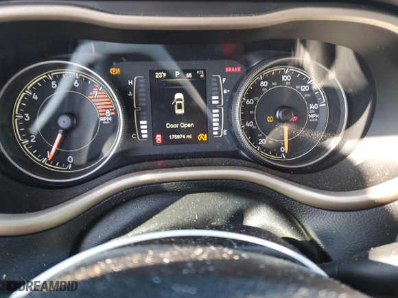 2016 Jeep Cherokee Altitude with VIN 1C4PJMCS2GW309427, listed as a Copart auction lot 88905595 with 175,974 mi miles and Salvage Title. Bid and sale history available at carsss.com. Image 9.