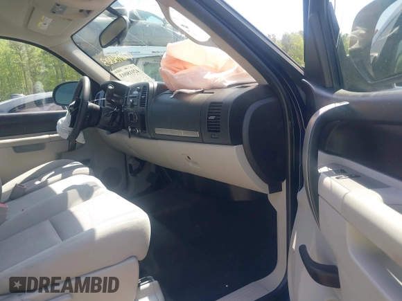 2011 Chevrolet Silverado 1500 LT with VIN 1GCRCSE08BZ413513, listed as a IAAI auction lot 42018003 with 83,436 mi miles and . Bid and sale history available at DreamBid. Image 5.