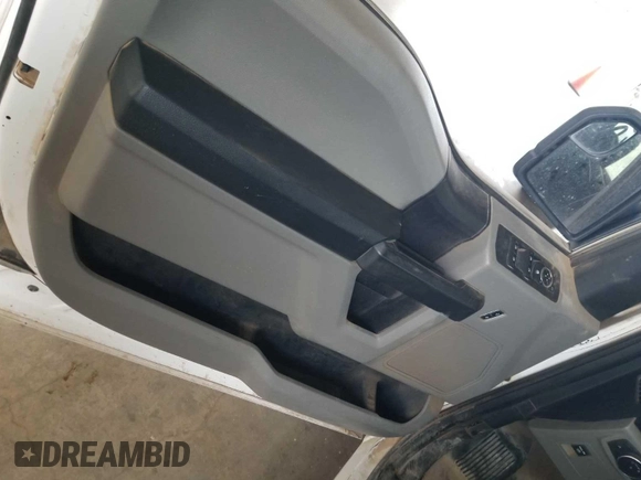 2018 Ford F-150 XL with VIN 1FTFX1E50JKF31298, listed as a IAAI auction lot 42777733 with 152,204 mi miles and . Bid and sale history available at DreamBid. Image 17.