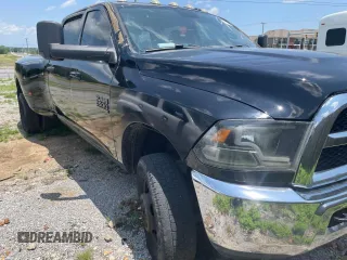 2018 Ram 3500 Tradesman z VIN 3C63RRGL2JG372791, wystawiony jako Copart lot #59638205 z przebiegiem 493 746 mil mil oraz Czysty tytuł • Clean title. Historia ofert i sprzedaży dostępna na DreamBid. Obrazek 1.