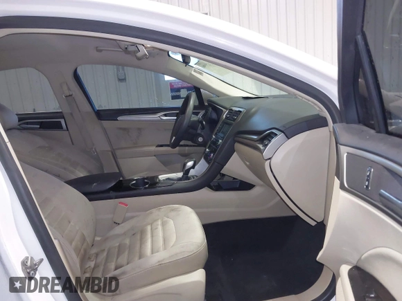 2015 Ford Fusion SE with VIN 1FA6P0HDXF5103537, listed as a IAAI auction lot 41241939 with 147,059 mi miles. Bid and sale history available at carsss.com. Image 5.