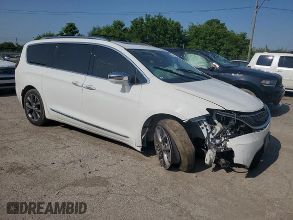 2017 Chrysler Pacifica Limited with VIN 2C4RC1GG4HR500560, listed as a Copart auction lot 59098685 with 92,817 mi miles and Clean title. Bid and sale history available at DreamBid. Image 4.