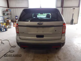 2013 Ford Police Interceptor Utility z VIN 1FM5K8AR8DGA68521, wystawiony jako IAAI lot #42063404 z przebiegiem 84 716 mil mil oraz . Historia ofert i sprzedaży dostępna na DreamBid. Obrazek 16.