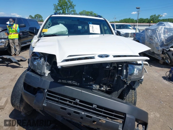 2004 Toyota 4Runner SR5 with VIN JTEBU14R240025253, listed as a IAAI auction lot 42170891 with 238,866 mi miles and . Bid and sale history available at DreamBid. Image 13.