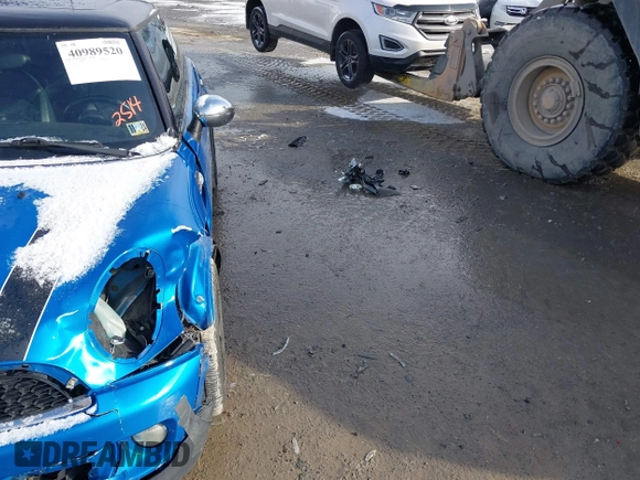 2011 MINI Hardtop S z VIN WMWSV3C50BTY12514, wystawiony jako IAAI lot #40989520 z przebiegiem 199 445 mil mil oraz . Historia ofert i sprzedaży dostępna na DreamBid. Obrazek 12.
