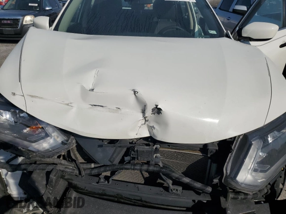 2020 Nissan Rogue S z VIN JN8AT2MV6LW143005, wystawiony jako Copart lot #52551965 z przebiegiem 113 757 mil mil oraz Szkoda całkowita • Salvage title. Historia ofert i sprzedaży dostępna na DreamBid. Obrazek 13.