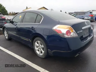 2007 Nissan Altima 2.5 with VIN 1N4AL21E77N414753, listed as a IAAI auction lot 41154515 with 182,798 mi miles. Bid and sale history available at carsss.com. Image 3.