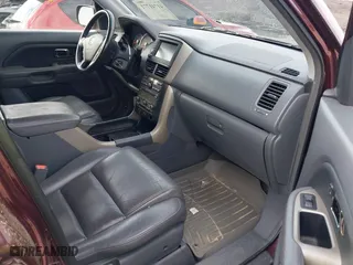 2007 Honda Pilot EX-L with VIN 5FNYF18717B007026, listed as a IAAI auction lot 41741772 with 277,686 mi miles. Bid and sale history available at carsss.com. Image 5.