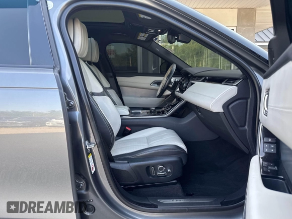 2018 Land Rover Range Rover Velar R-Dynamic HSE with VIN SALYM2RV9JA755346, listed as a IAAI auction lot 42585531 with 108,696 mi miles and . Bid and sale history available at DreamBid. Image 5.