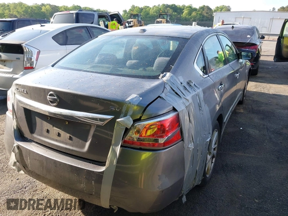 2015 Nissan Altima SV z VIN 1N4AL3AP8FC112860, wystawiony jako IAAI lot #42083386 z przebiegiem 123 672 mil mil oraz . Historia ofert i sprzedaży dostępna na DreamBid. Obrazek 6.