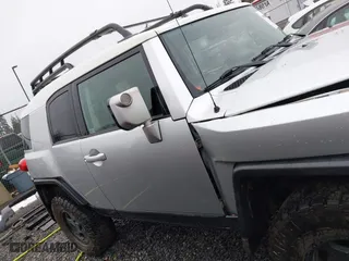 2007 Toyota FJ Cruiser with VIN JTEBU11F570032163, listed as a IAAI auction lot 41999403 with 179,064 mi miles. Bid and sale history available at carsss.com. Image 14.