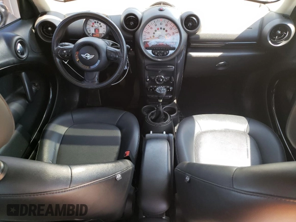 2011 MINI Countryman with VIN WMWZB3C53BWH95264, listed as a Copart auction lot 52238255 with 130,031 mi miles and Salvage Title. Bid and sale history available at DreamBid. Image 8.
