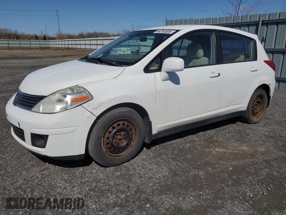 2007 Nissan Versa SL z VIN 3N1BC13E97L386866, wystawiony jako Copart lot #54250005 z przebiegiem 220 500 mil mil oraz Czysty tytuł • Clean title. Historia ofert i sprzedaży dostępna na DreamBid. Obrazek 1.