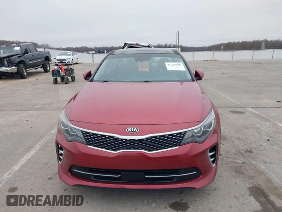 2017 Kia Optima SX z VIN 5XXGW4L24HG141844, wystawiony jako IAAI lot #41425880 z przebiegiem 137 056 mil mil oraz . Historia ofert i sprzedaży dostępna na DreamBid. Obrazek 12.