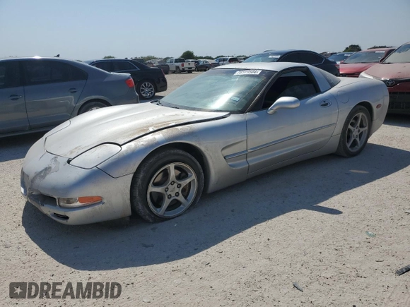2003 Chevrolet Corvette with VIN 1G1YY22G835100879, listed as a Copart auction lot 76589504 with Not Provided miles and Salvage Title. Bid and sale history available at carsss.com. Image 1.