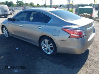 2013 Nissan Altima SL z VIN 1N4BL3AP3DC288653, wystawiony jako IAAI lot #42304043 z przebiegiem 108 640 mil mil oraz . Historia ofert i sprzedaży dostępna na DreamBid. Obrazek 3.