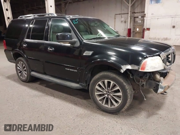 2005 Lincoln Navigator Luxury with VIN 5LMFU28545LJ01079, listed as a IAAI auction lot 41566735 with 217,878 mi miles. Bid and sale history available at carsss.com. Image 1.