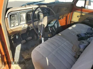 1978 Ford F-150 z VIN F14HLCA1653, wystawiony jako Copart lot #84916854 z przebiegiem 252 583 mil mil oraz Czysty tytuł • Clean title. Historia ofert i sprzedaży dostępna na DreamBid. Obrazek 8.