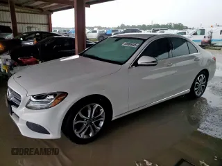 2017 Mercedes-Benz C 300 z VIN 55SWF4JB7HU222188, wystawiony jako Copart lot #60906445 z przebiegiem 81 437 mil mil oraz Szkoda całkowita • Salvage title. Historia ofert i sprzedaży dostępna na DreamBid. Obrazek 1.