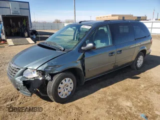 2005 Chrysler Town & Country LX with VIN 2C4GP44R85R513570, listed as a Copart auction lot 48027715 with 131,497 mi miles and Salvage Title. Bid and sale history available at carsss.com. Image 1.
