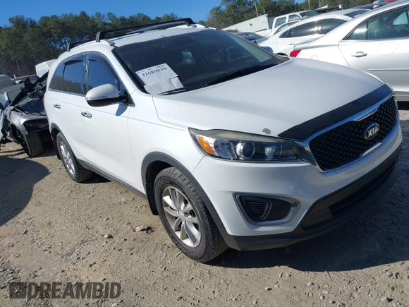 2016 Kia Sorento LX with VIN 5XYPG4A39GG062754, listed as a IAAI auction lot 41689839 with 180,165 mi miles. Bid and sale history available at carsss.com. Image 1.