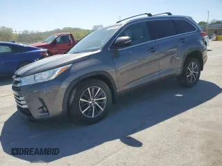 2018 Toyota Highlander SE z VIN 5TDJZRFH6JS895018, wystawiony jako Copart lot #53045185 z przebiegiem 71 980 mil mil oraz Szkoda całkowita • Salvage title. Historia ofert i sprzedaży dostępna na DreamBid. Obrazek 1.